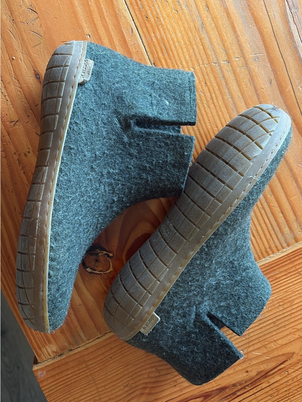 Women's Cozy Wool Slip-On Shoes — Green